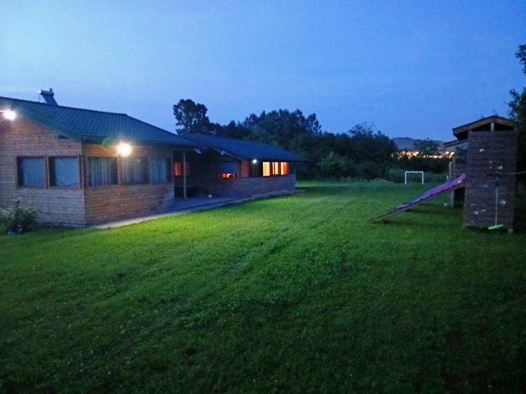 Villa La Livada à Valea Danului Extérieur photo